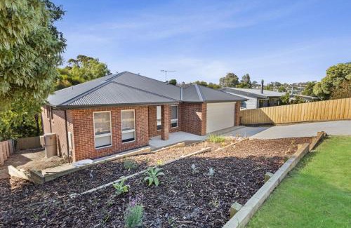 Lakes Entrance House | Family-Friendly Sanctuary with a 9.6/10 Guest Rating