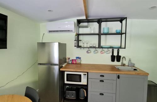 Sanctuary Point Other | Idyllic Sanctuary Cabin: Pet & Child Friendly Retreat