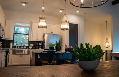 Point Venture House | Idyllic Retreat on Lake Travis with Private Pool & Golf Cart