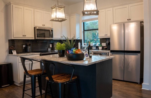 Point Venture House | Idyllic Retreat on Lake Travis with Private Pool & Golf Cart