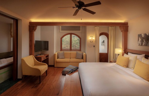 Nga Phe Chaung Hotel | Luxury Stay at Sanctum Inle Resort with Pool & Dining