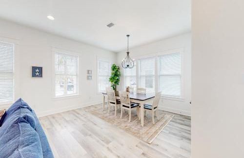 Silver Sands House | Relaxing Sand and Sunshine with Family-Friendly Amenities