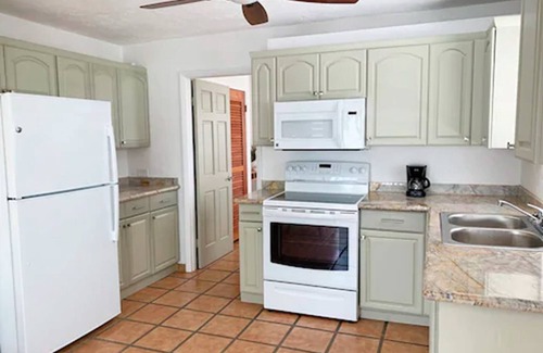 Frederiksted Southeast Hotel | Relax at Sand Castle on the Beach - Adults Only Retreat