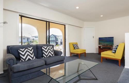 Mount Maunganui House | Family-Friendly Sand Castles in Mount Maunganui