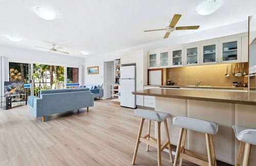 Clifton Beach Apartment | Oceanfront Sand Cay Beachfront Apartment - Rated 9.8/10