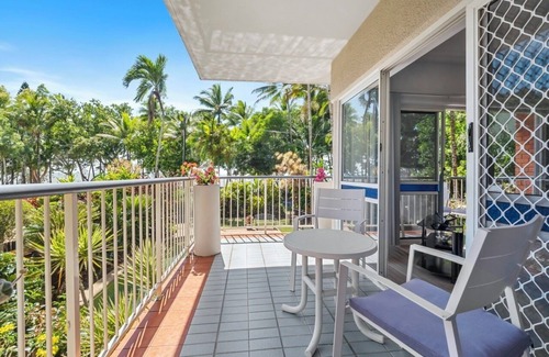 Clifton Beach Apartment | Oceanfront Sand Cay Beachfront Apartment - Rated 9.8/10