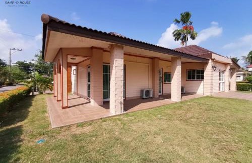 Kram House | Elegant Sand-D House Pool Villa at Rock Garden Beach Resort