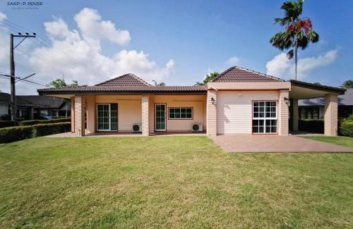 Kram House | Elegant Sand-D House Pool Villa at Rock Garden Beach Resort