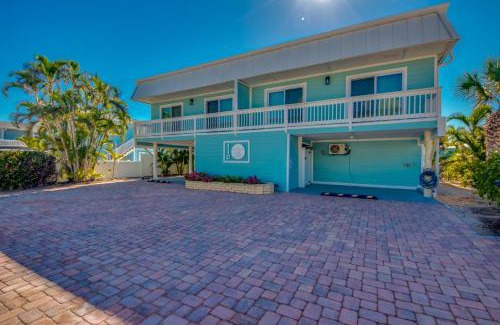 South Island Villa | Discover Sand Dollar 1: Family-Friendly with Pool & Pets