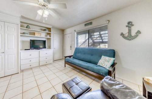 Corpus Christi Hotel | Family-Friendly Retreat at Sand Dollar #5 with Pool Access