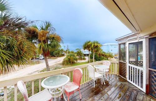 Indian Pass House | Family-Friendly Stay at Sand Dollar Chalet II on Your Next Trip