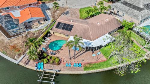 Siesta Key House | Relax at Sand Dollar Cottage - A 4-Star Family Retreat