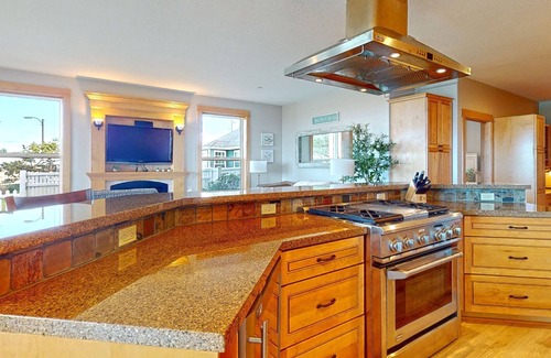 Seaside Condo | Pet-Friendly Sand Dollar Shores with Oceanfront Views