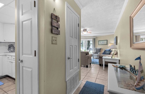 Villa Sabine Condo | 🌴🐚🌴 Sand Dollar W-101: Ground Floor 1 BR | Walk to Beach + Bay