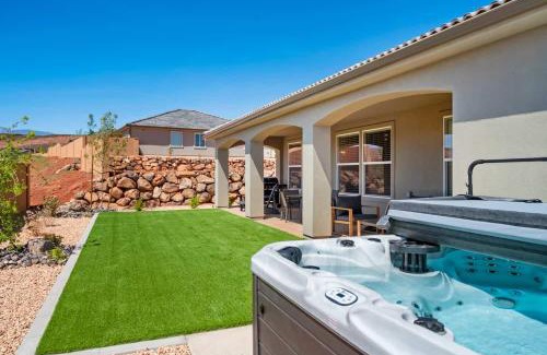 Washington House | Family-Friendly Sand Dune Villa with Pool & Hot Tub