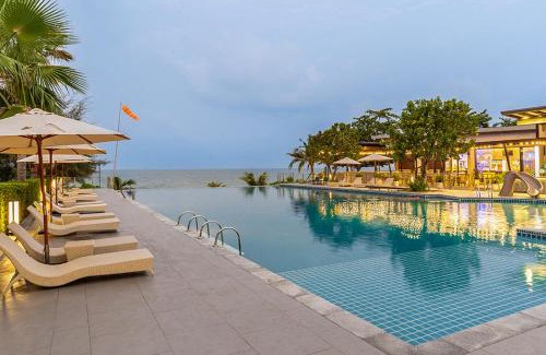 Khlong Khut Resort | Relaxing Oceanfront Retreat at Sand Dunes Chaolao Beach Resort