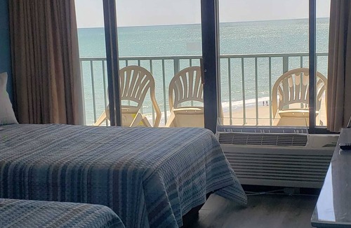 Myrtle Beach Hotel | Ocean View Studio Unit with Pool and Spa on 9th Floor