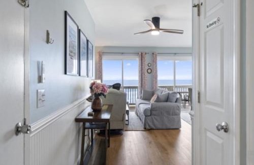 North Carolina Coast Villa | Oceanfront Sand Fiddler Sunrise Villa with Pool & Breakfast