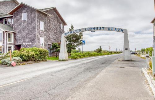 Long Beach House | Kid-Friendly Getaway at Sand & Sea Glass - Rated 9.1/10
