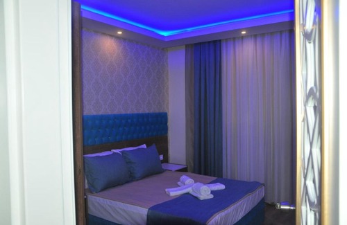 Manavgat Apartment | Discover Sand Village Apart: Oceanfront Stay with Pool