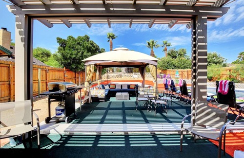 Las Vegas House | Experience Sand Volleyball and Ocean Views in Vegas!