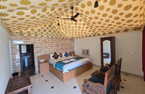 Sam Resort | Discover Sand World Desert Camp: Pet-Friendly Oasis Awaits