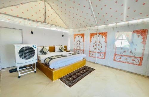 Sam Resort | Discover Sand World Desert Camp: Pet-Friendly Oasis Awaits