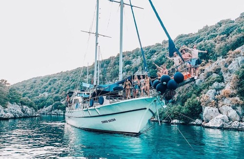Marmaris City Center Boat Rental | Experience Oceanfront Bliss at Sanda Yachting Resort
