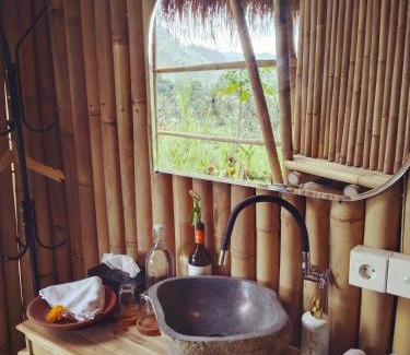 Wisma Kerta Villa | Discover Sandag Hill: 4-Star, Pet-Friendly Retreat