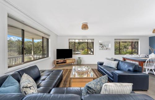 Hyams Beach House | Family-Friendly Sandals at the Bay - Hyams Beach Getaway