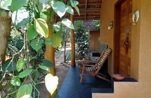 Udawalawa Hotel | Pet-Friendly Sandalwood Cottage with Family Amenities