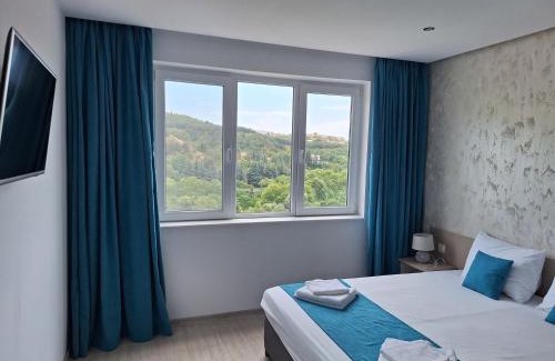 Sandanski Apartment | Park View Getaway: Family Friendly and 4-Star Rated