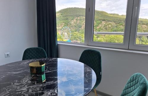 Sandanski Apartment | Park View Getaway: Family Friendly and 4-Star Rated