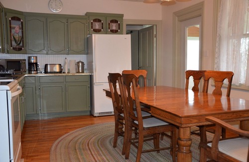 Picton House | Experience Sandbanks at Trillium House - PEC near Picton