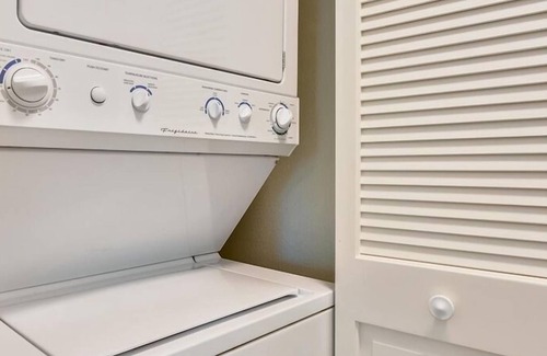Tolovana Park House | Sandcastle B-4 -Garage. 2 minutes to the beach! w/ High-Speed EV charging outlet