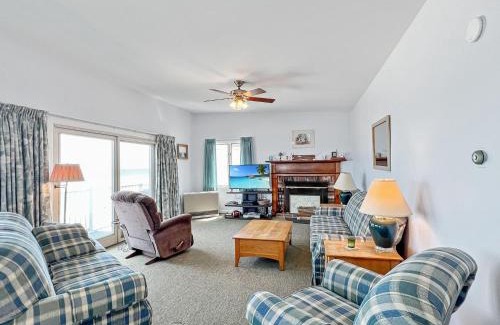Wells Beach House | Family-Friendly Retreat at Sandcastle - W148 Vacation Home