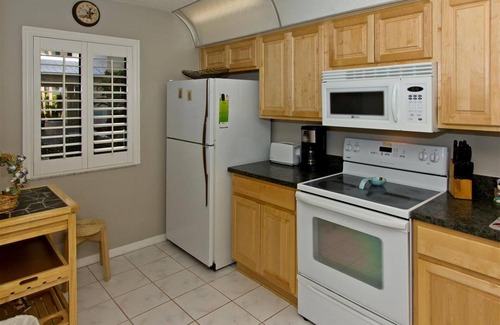 Cocoa Beach Condo | Beachside Escape: Sandcastles 113 Near Pool & Ocean