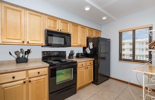 Cocoa Beach Condo | Beachfront Bliss: Enjoy Free Accessories & Amazing Views