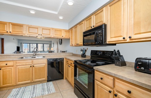 Cocoa Beach Condo | Beachfront Bliss: Enjoy Free Accessories & Amazing Views