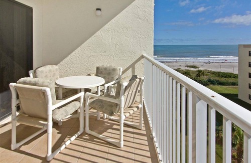 Cocoa Beach Condo | Beachfront Bliss: Enjoy Free Accessories & Amazing Views