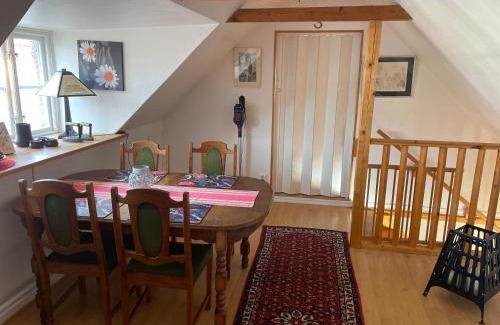 Everod Bed & Breakfast | Cozy Sanddala Bed & Breakfast: Family-Friendly with Kitchen