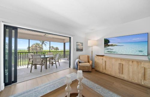 Sanibel House | Relaxing Retreat at Sanddollar #C104 with Pool & Breakfast