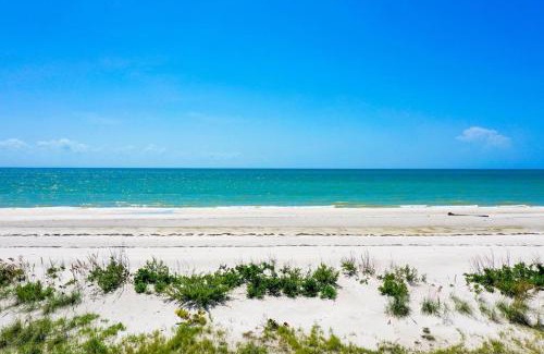Sanibel House | Relaxing Retreat at Sanddollar #C104 with Pool & Breakfast