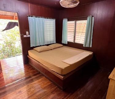 Ko Pha-ngan Resort | Budget-Friendly Sandee Bungalow with Family Amenities
