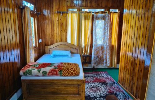 Turuk House | Cozy Sandeep Homestay: Pet-Friendly with Breakfast Included