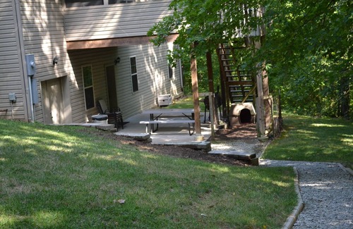 Columbia House | Discover Sander Ridge: 40 Acres of Nature Awaits You