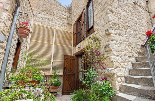 Arsos Apartment | Cozy Sanders Arsorama 1 Bdr Apt with Shared Patio