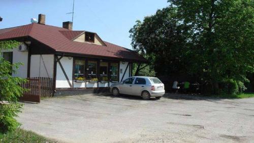 Jaunpils Hotel | Pet-Friendly Sanders Motel: Rated 9/10 with Hot Tub & Breakfast