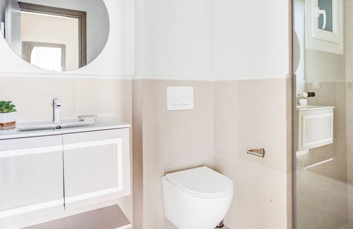Neapoli-Sykies Apartment | Sanders New Town - Charming 1-Bdr. Apt. w/ Balcony