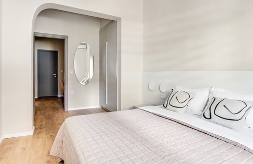 Neapoli-Sykies Apartment | Sanders New Town - Inviting 1-Bedroom with Balcony Access